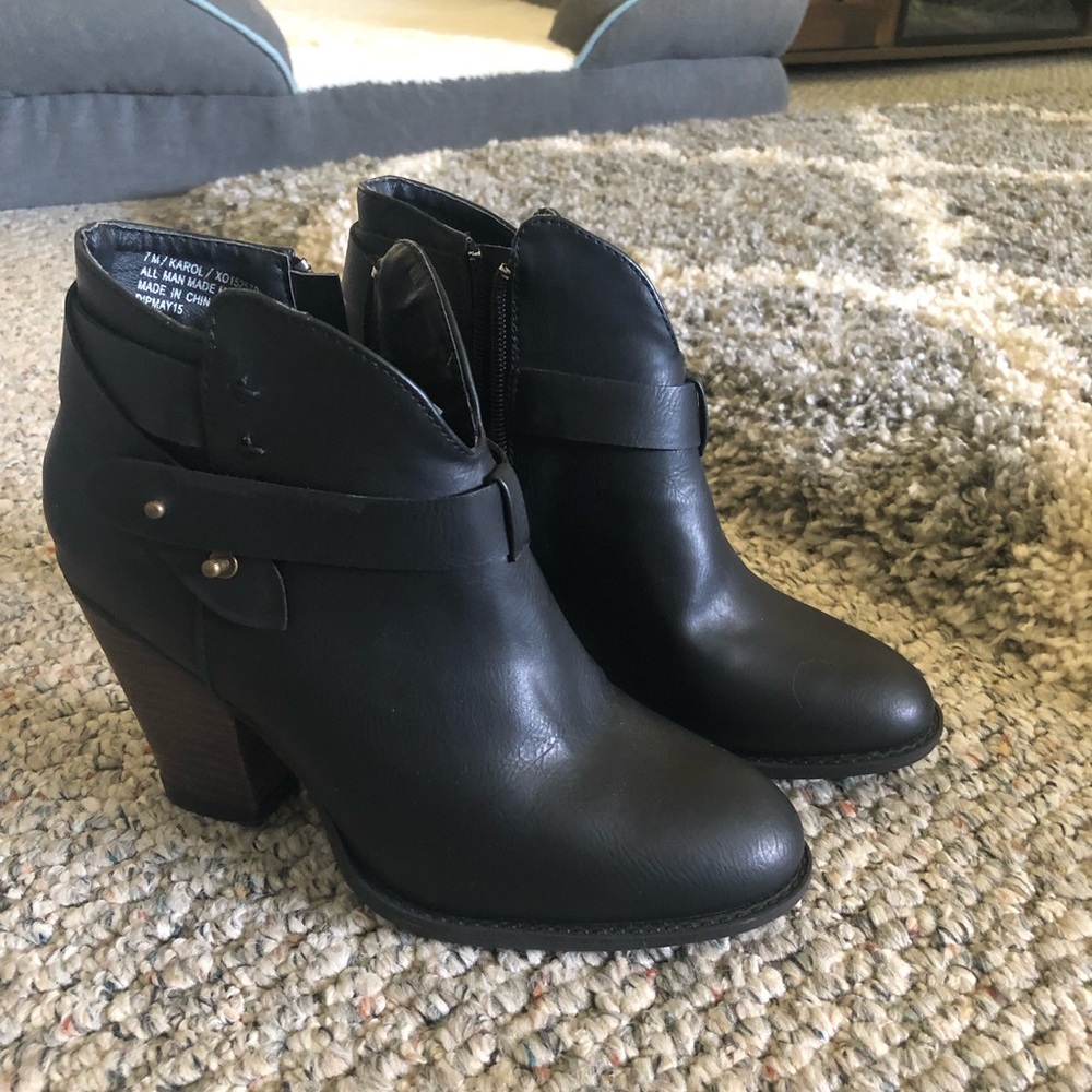 Black heeled booties.